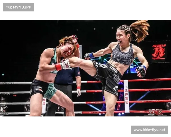张伟丽训练视频登上外媒热搜 展现中国搏击女王实力与决心 张伟丽训练视频登上外媒热搜 展现中国搏击女王实力与决心